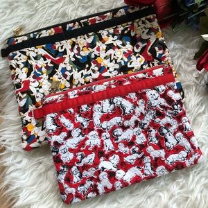 🌺two zippered foam bags🌺